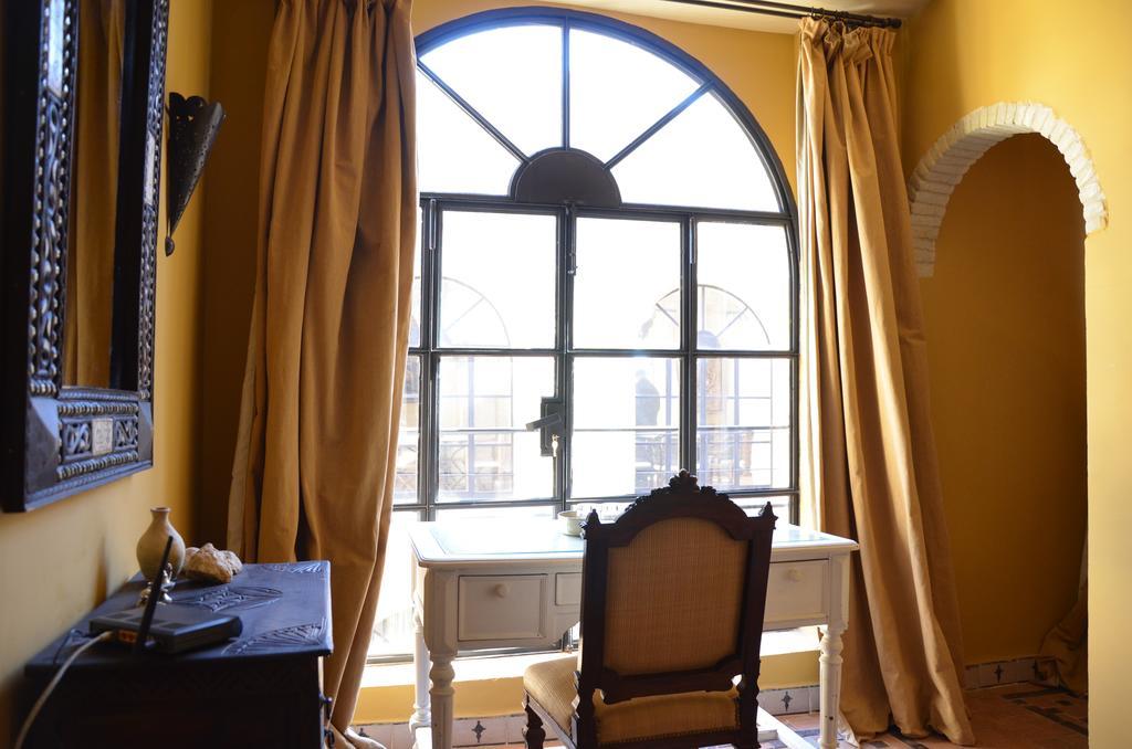 Dar Tozeur Hotel Bagian luar foto